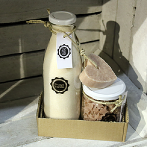 Gift set 'Sweet Vanilla' - Glass bottle Salt Scrub 750ml, Glass pot Mini Hand Soap 450gr, 1 piece of Soap