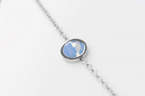 FriendsDesign - Inge's Bracelet - Opal Blue - Deze armband is in lengte verstelbaar van 16cm tot 19cm - Onze sieraden zijn gemaakt van stainless steel met Swarovski elementen en zijn hypoallergeen