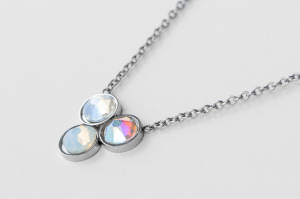 FriendsDesign - Suzanne's Necklace - Bright mix - Deze ketting is in lengte verstelbaar van 41cm tot 46cm - Onze sieraden zijn gemaakt van stainless steel met Swarovski elementen en zijn hypoallergeen