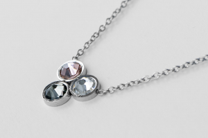 FriendsDesign - Suzanne's Necklace - Pink mix - Deze ketting is in lengte verstelbaar van 41cm tot 46cm - Onze sieraden zijn gemaakt van stainless steel met Swarovski elementen en zijn hypoallergeen