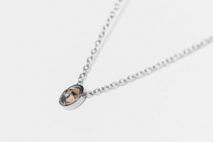 FriendsDesign - Inge's Necklace - Topaas - Deze ketting is in lengte verstelbaar van 40cm tot 45cm - Onze sieraden zijn gemaakt van stainless steel met Swarovski elementen en zijn hypoallergeen
