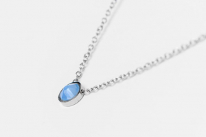 FriendsDesign - Inge's Necklace - Opal Blue - Deze ketting is in lengte verstelbaar van 40cm tot 45cm - Onze sieraden zijn gemaakt van stainless steel met Swarovski elementen en zijn hypoallergeen