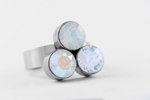 FriendsDesign - Suzanne's ring - Bright mix - Onze sieraden zijn gemaakt van stainless steel met Swarovski elementen. Deze ring is in grote verstelbaar en hypoallergeen