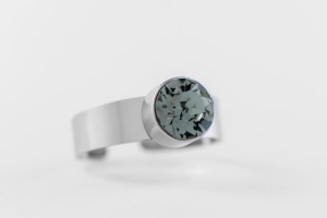 FriendsDesign - Inge's Ring - Grey - Deze ring is in grootte verstelbaar - Onze sieraden zijn gemaakt van stainless steel met Swarovski elementen en zijn hypoallergeen