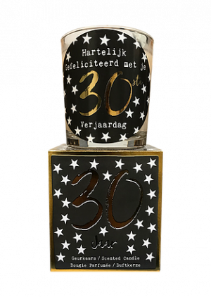 Giftbox - 30 jaar - tekst glas: HG met je 30ste verjaardag - Jar Candle - Vanilla - Een heerlijke zachte vanille geur - Brandtijd: +/- 45 uur Formaat kaars : 72x80 mm - Formaat box: 80x90mm