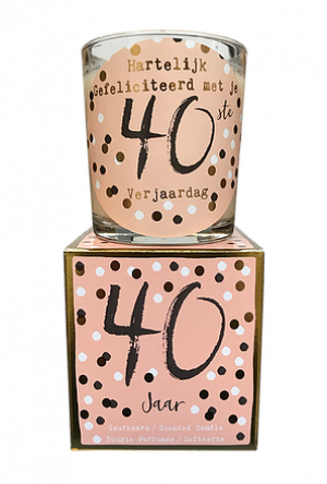 Giftbox - 40 jaar- tekst glas: HG met je 40ste verjaardag - Jar Candle - Vanilla - Een heerlijke zachte vanille geur - Brandtijd: +/- 45 uur Formaat kaars : 72x80 mm - Formaat box: 80x90mm