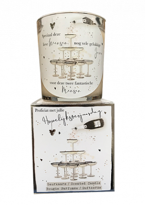 Giftbox - Huwelijksverjardag - tekst glas: zie foto glas - Jar Candle - Vanilla - Een heerlijke zachte vanille geur - Brandtijd: +/- 45 uur Formaat kaars : 72x80 mm - Formaat box: 80x90mm