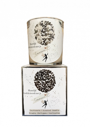 Giftbox - Communie - tekst glas: HG met je communie - Jar Candle - Vanilla - Een heerlijke zachte vanille geur - Brandtijd: +/- 45 uur Formaat kaars : 72x80 mm - Formaat box: 80x90mm
