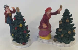 Dickensville Classic figurines meet kerstboom, set 2 stuks